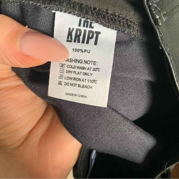 THE KRIPT set Kalki Leather Pants and Kamina sweater black red matrix - Picture 8 of 16